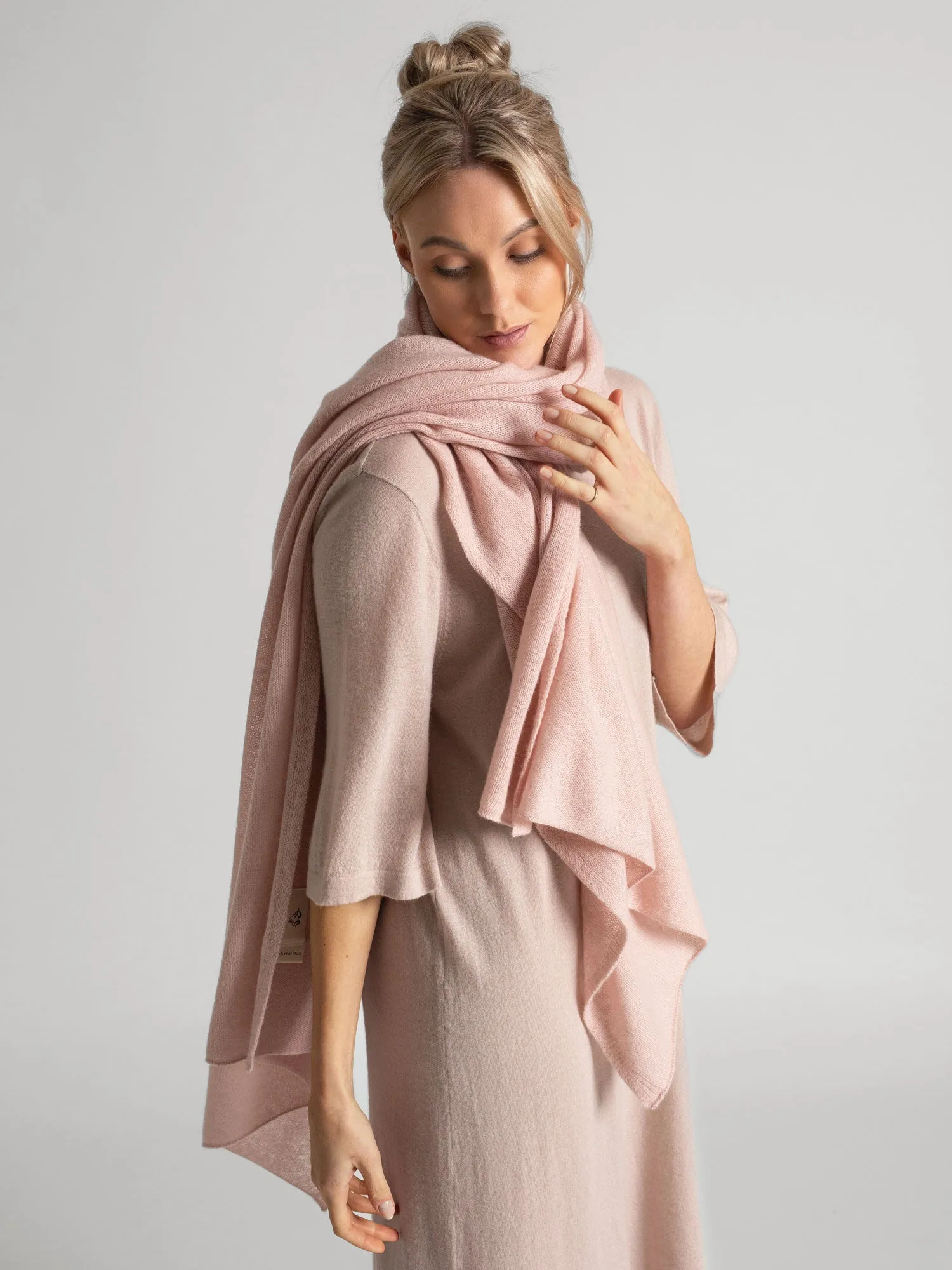 Airy cashmere scarf "Flow" - rose glow