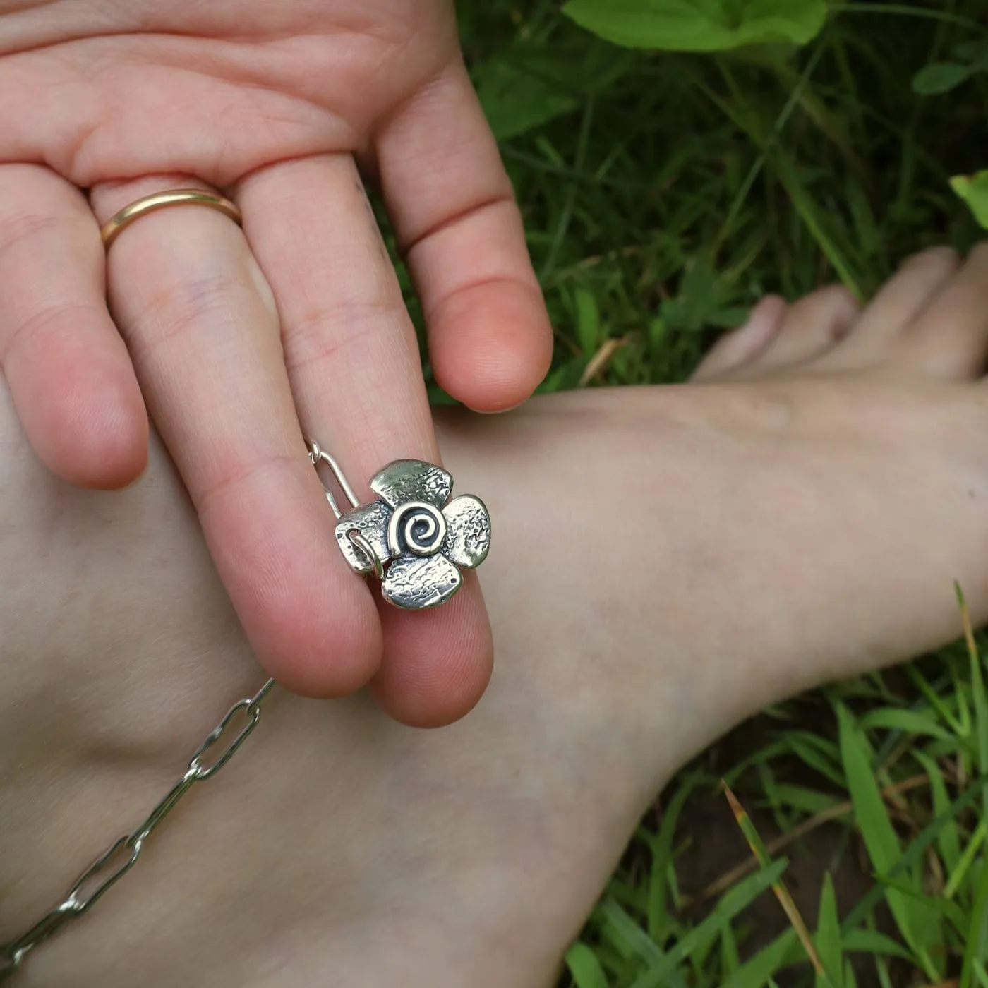 Reversible Flower Anklet